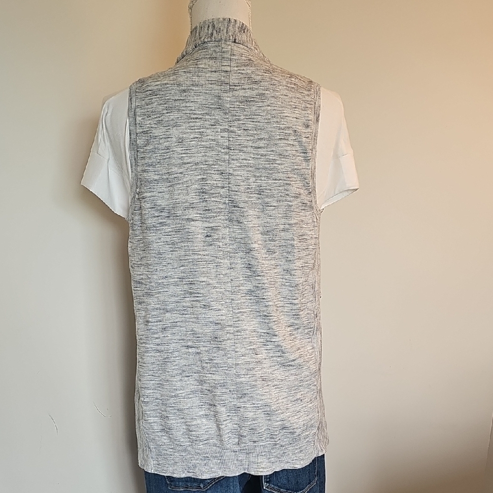 White House Black Market Light Gray Knit Cardigan - Picture 4 of 6